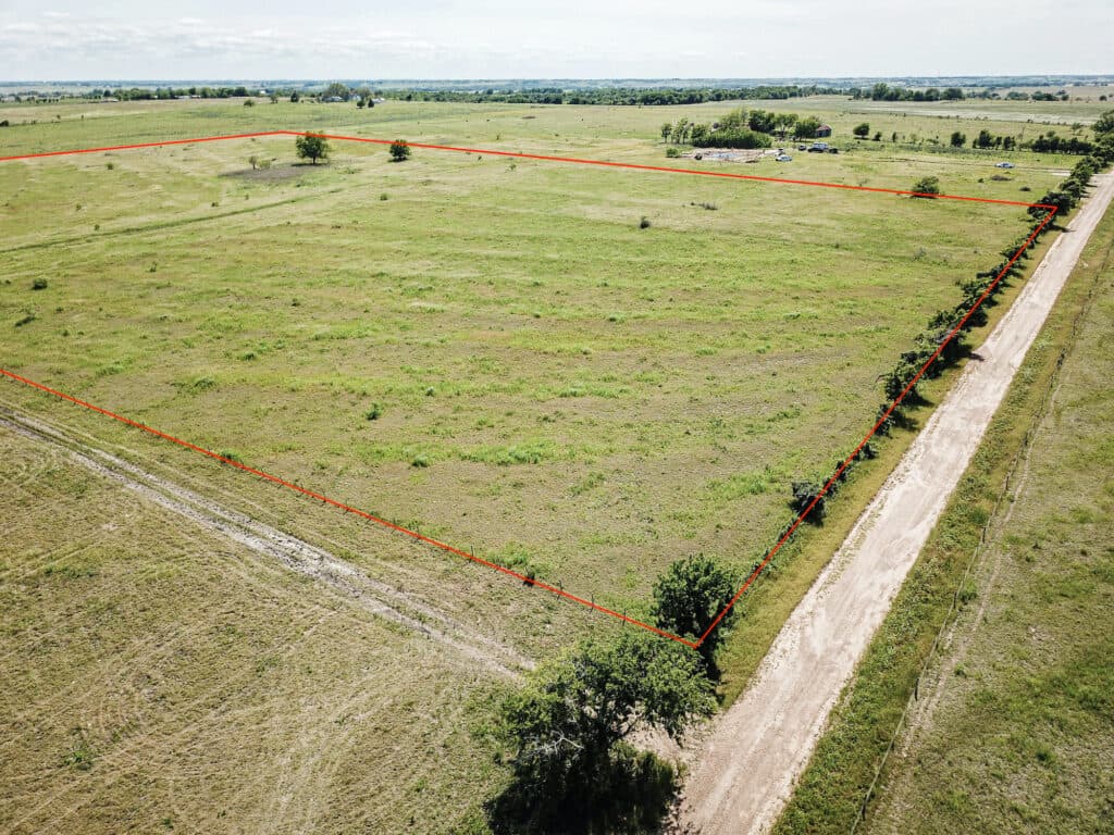 000 CR 369, Shiner, TX 77984 — public listing photo 2