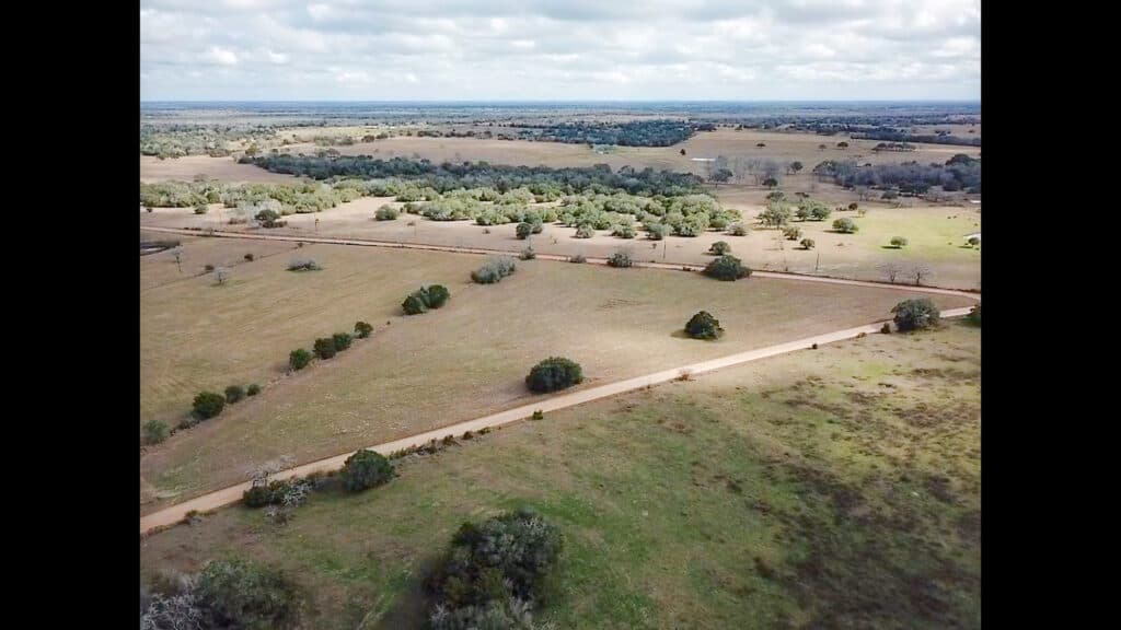 000 CR 387, Hallettsville, Texas — public listing photo 24