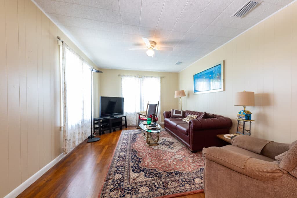 1024 S. State Highway 95, Shiner — public listing photo 5