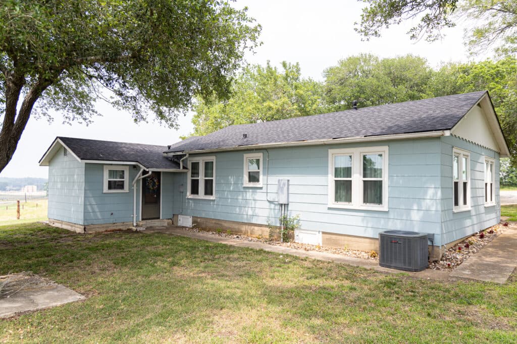 1024 S. State Highway 95, Shiner — public listing photo 15