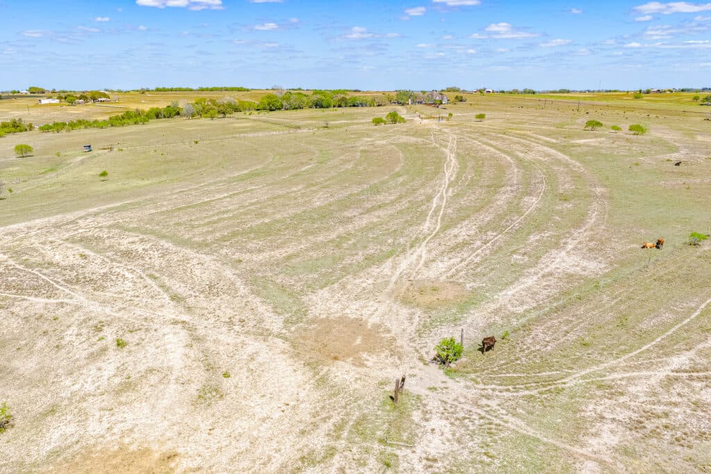 1037 CR 340, Shiner, TX 77984 — public listing photo 9