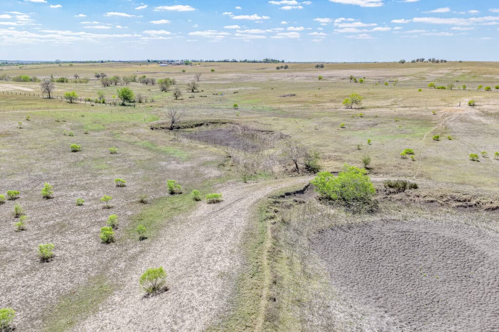 1037 CR 340, Shiner, TX 77984 — public listing photo 15