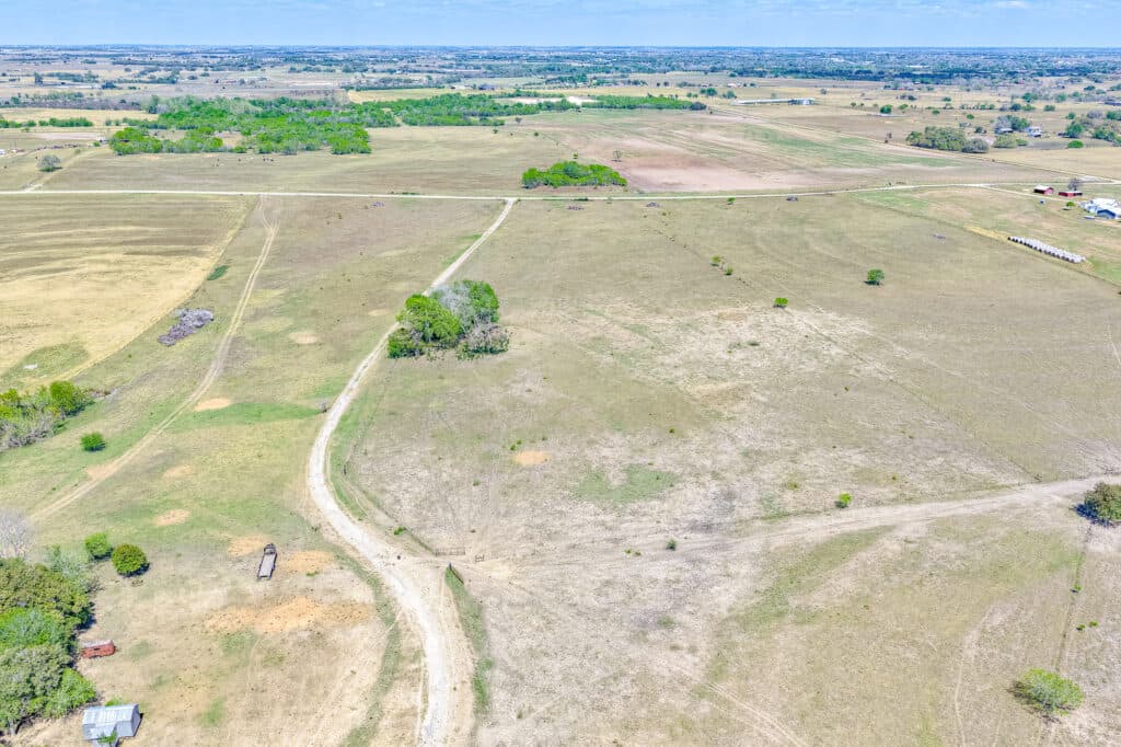 1037 CR 340, Shiner, TX 77984 — public listing photo 18
