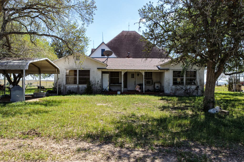 1037 CR 340, Shiner, TX 77984 — public listing photo 26