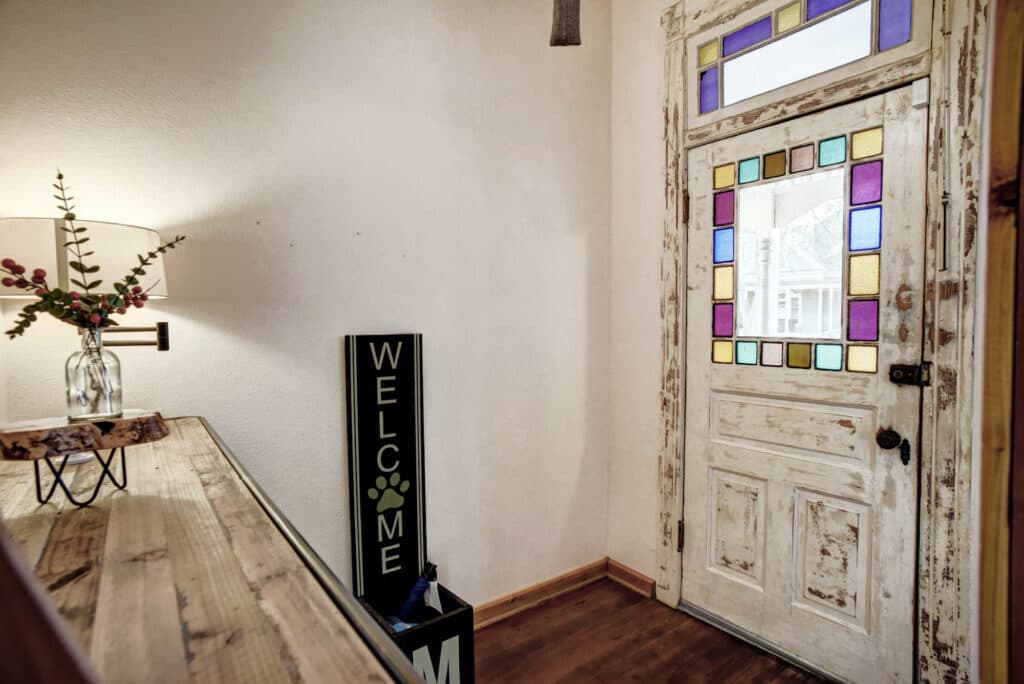 104 Coke Street, Yoakum — public listing photo 3