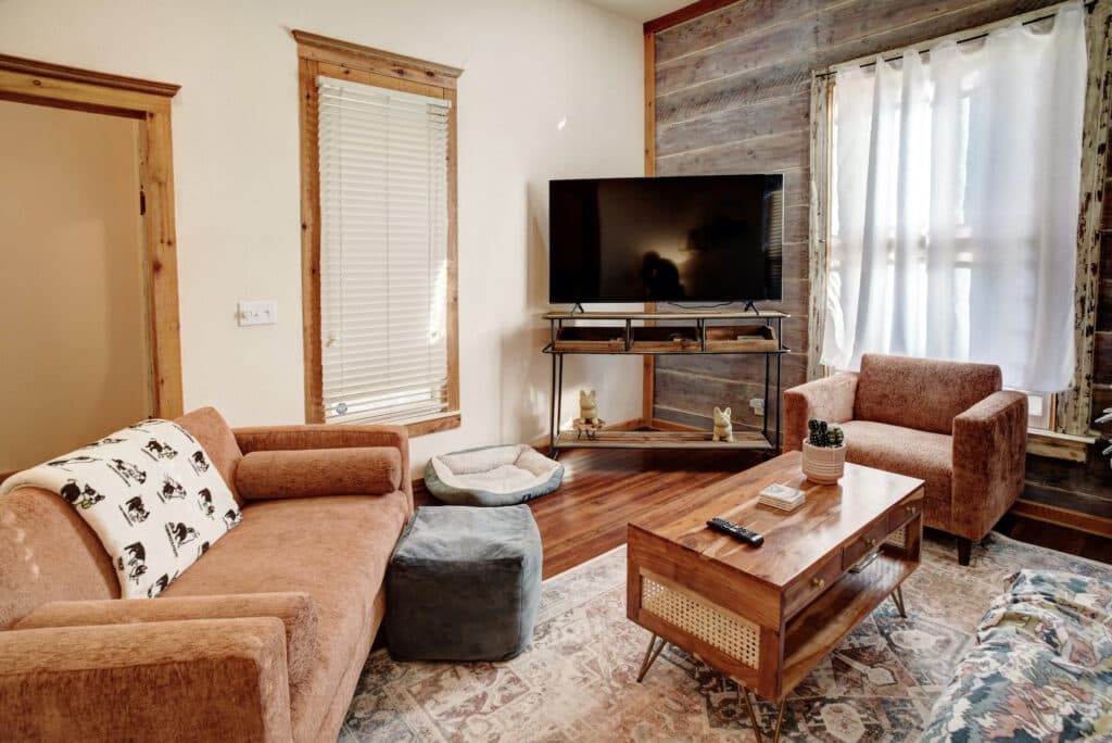 104 Coke Street, Yoakum — public listing photo 5