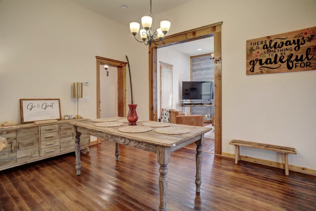 104 Coke Street, Yoakum — public listing photo 10