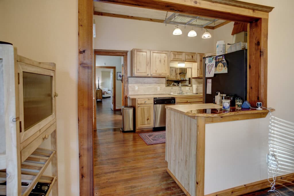 104 Coke Street, Yoakum — public listing photo 12