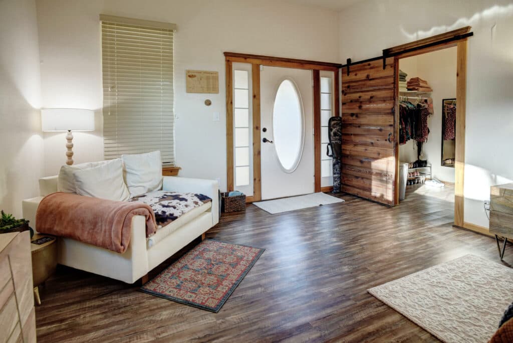 104 Coke Street, Yoakum — public listing photo 18