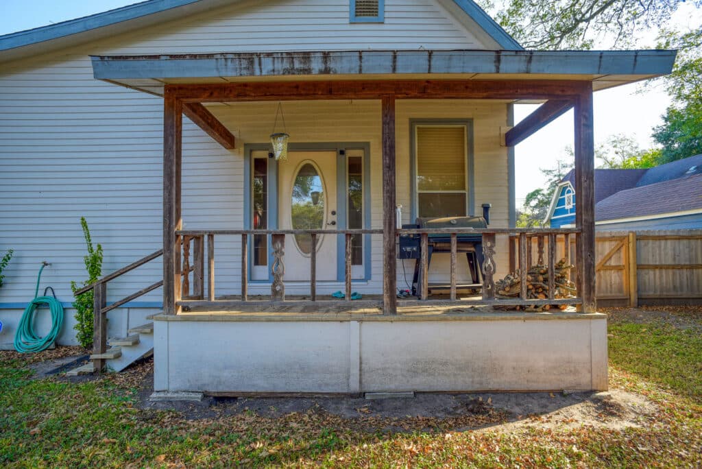 104 Coke Street, Yoakum — public listing photo 30