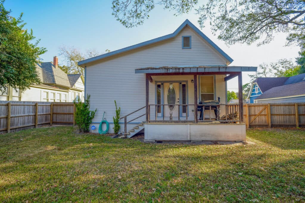 104 Coke Street, Yoakum — public listing photo 31