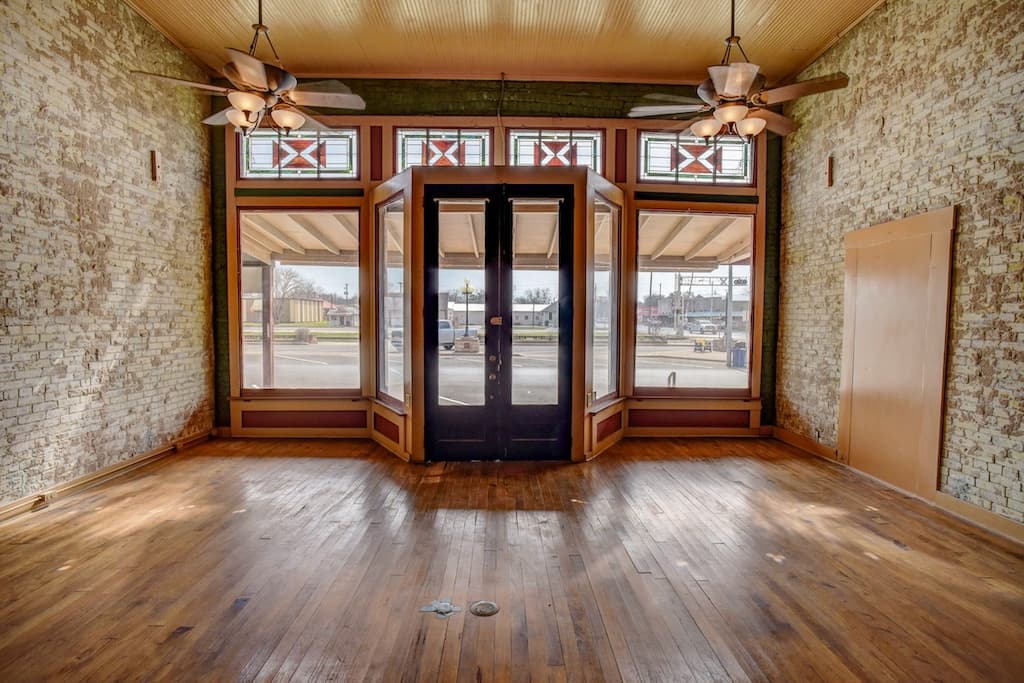 105 E. 7th Street — public listing photo 6