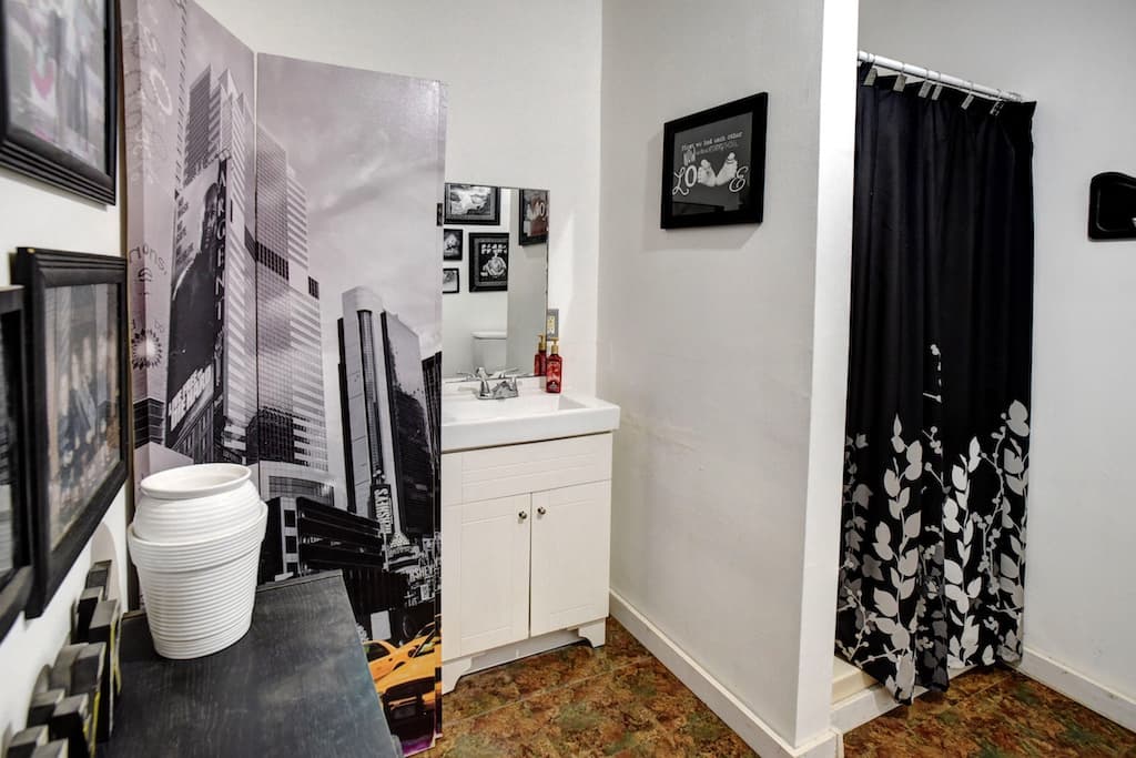 105 E. 7th Street — public listing photo 9