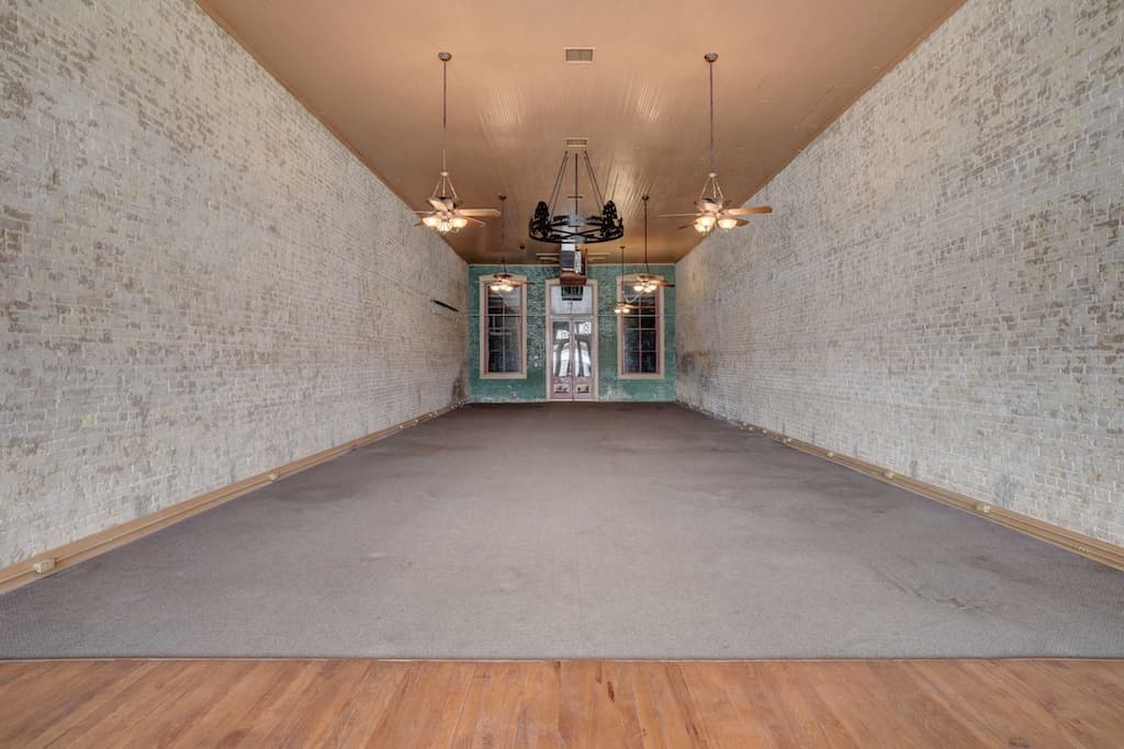 105 E. 7th Street — public listing photo 17