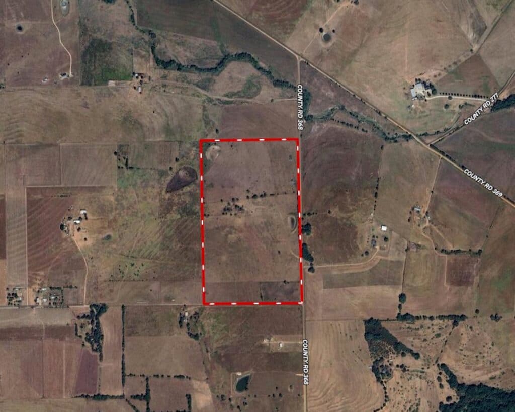 1052 CR 368, Shiner — public listing photo 3