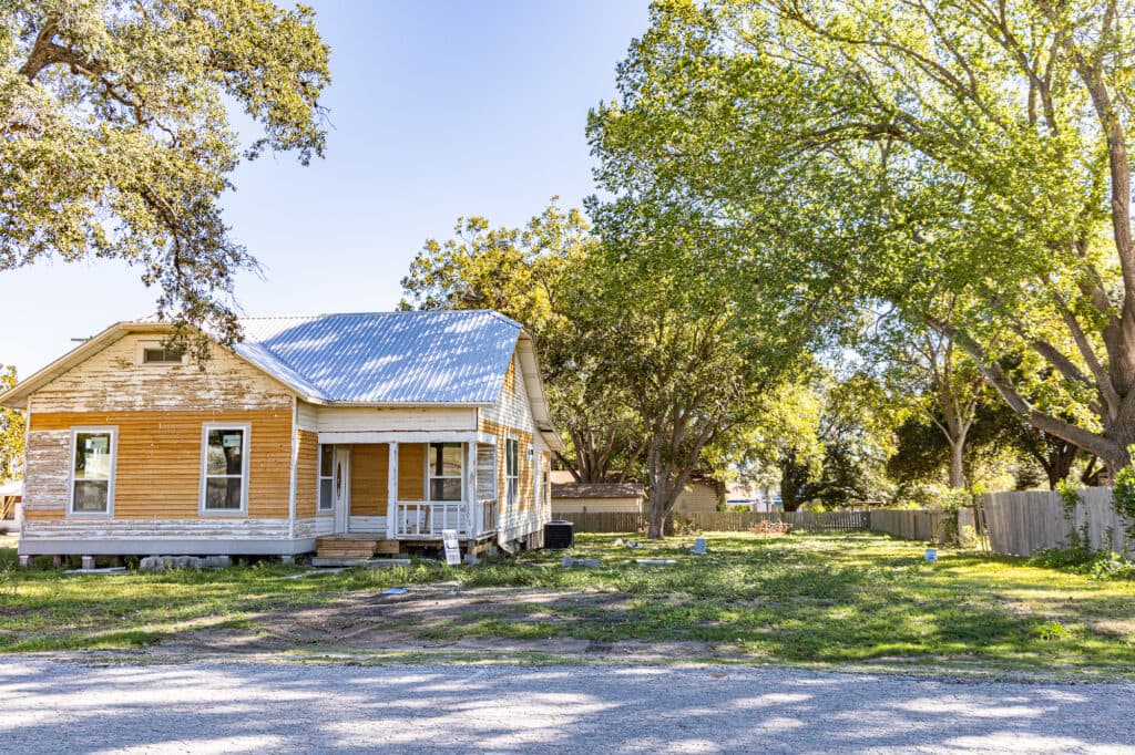 106 N. Depot St., Moulton — public listing photo 4