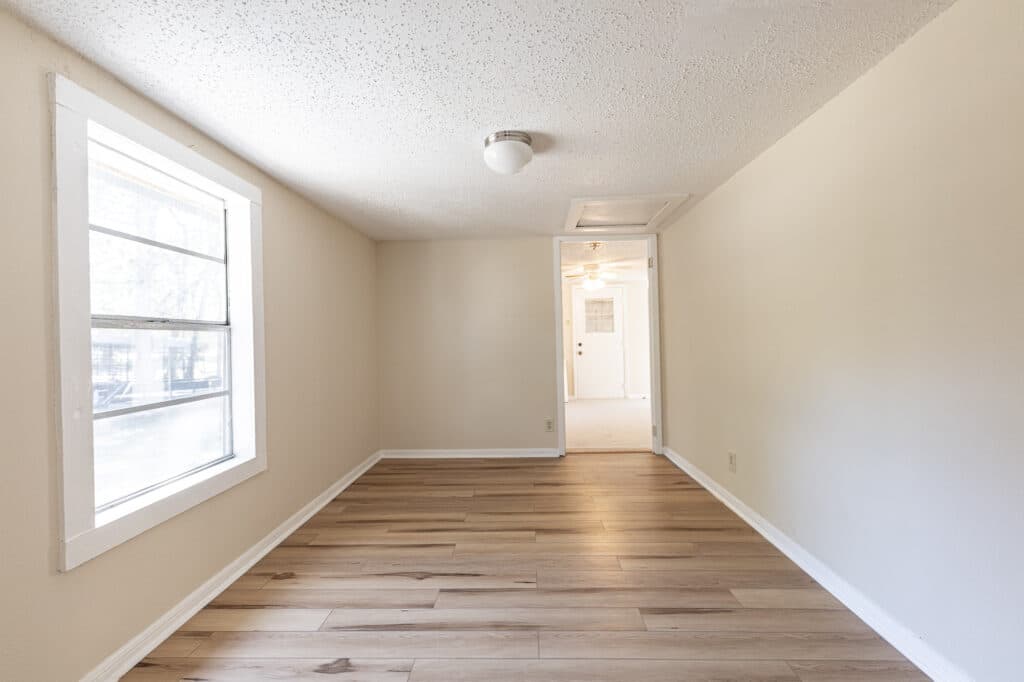 111 W. Park St., Hallettsville — public listing photo 7