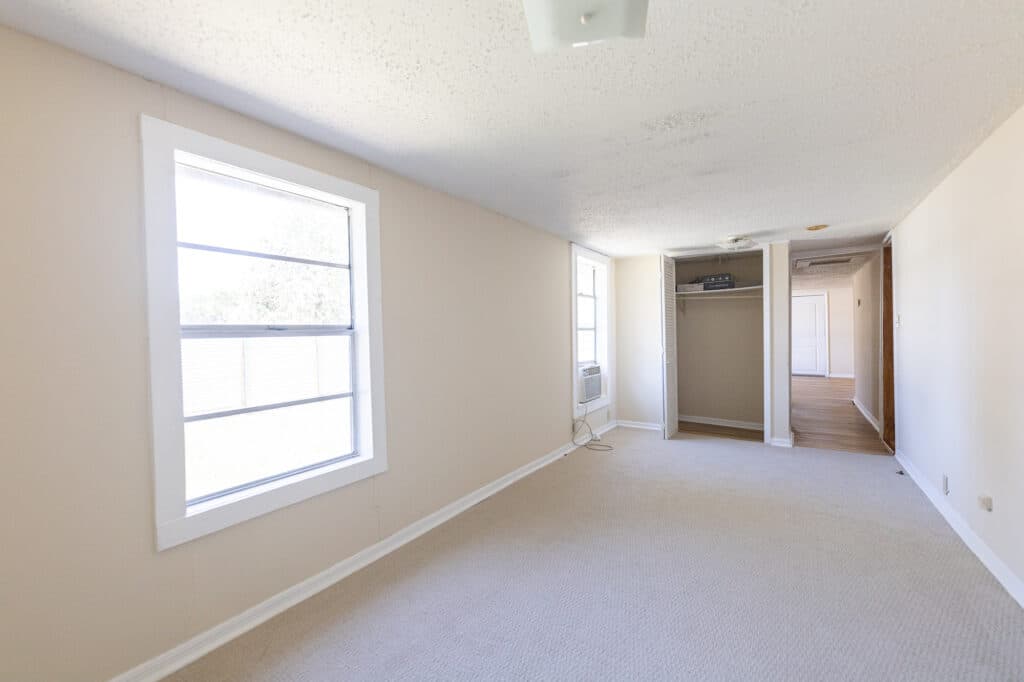 111 W. Park St., Hallettsville — public listing photo 11