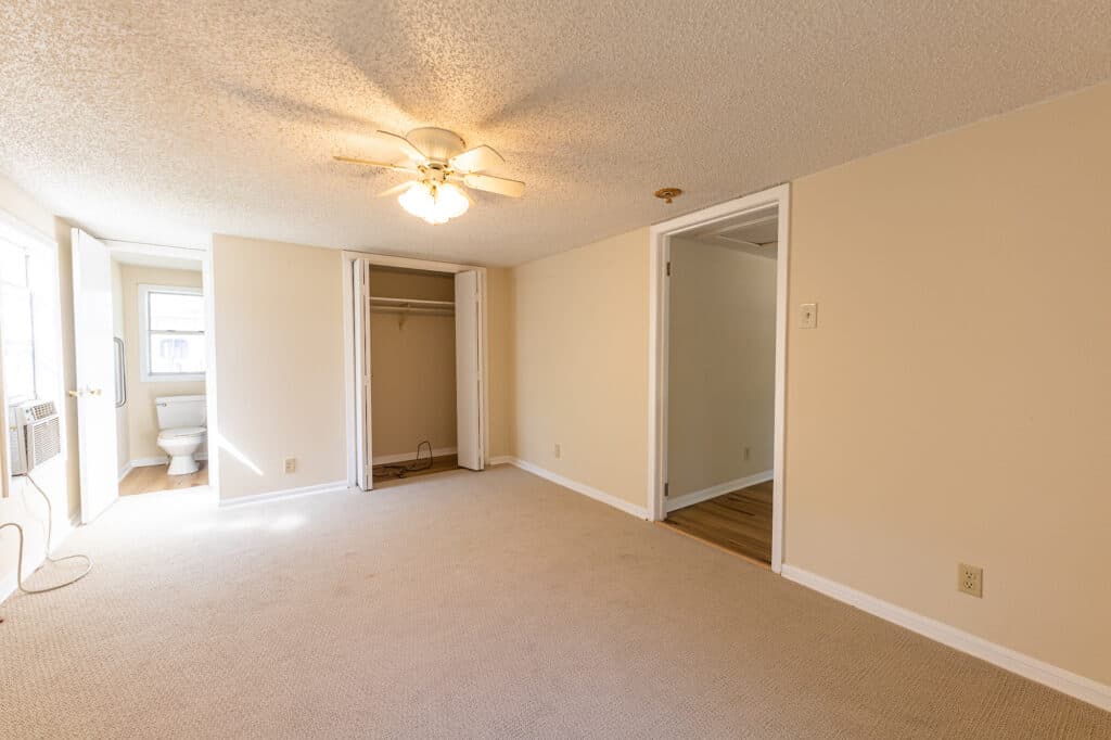 111 W. Park St., Hallettsville — public listing photo 12