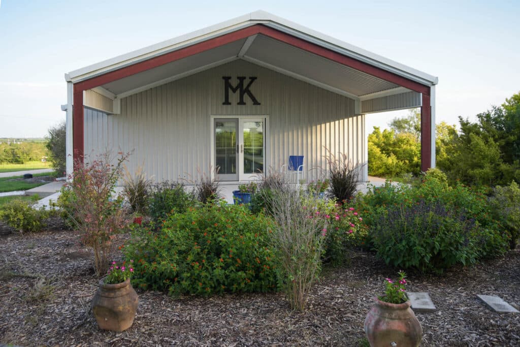 1112 CR 376, Shiner, TX — public listing photo 5