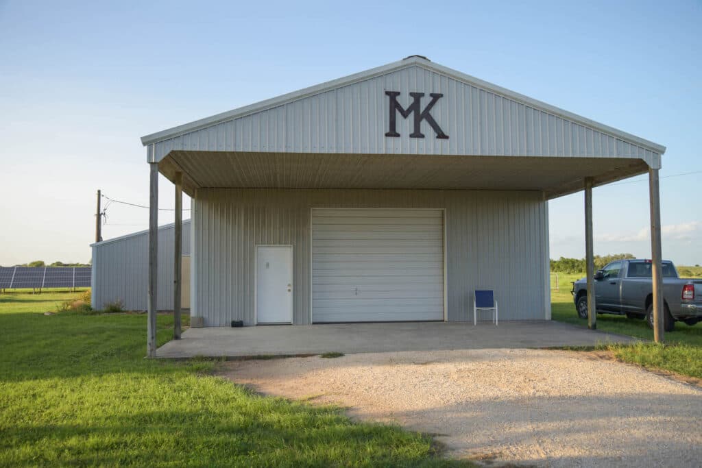 1112 CR 376, Shiner, TX — public listing photo 9