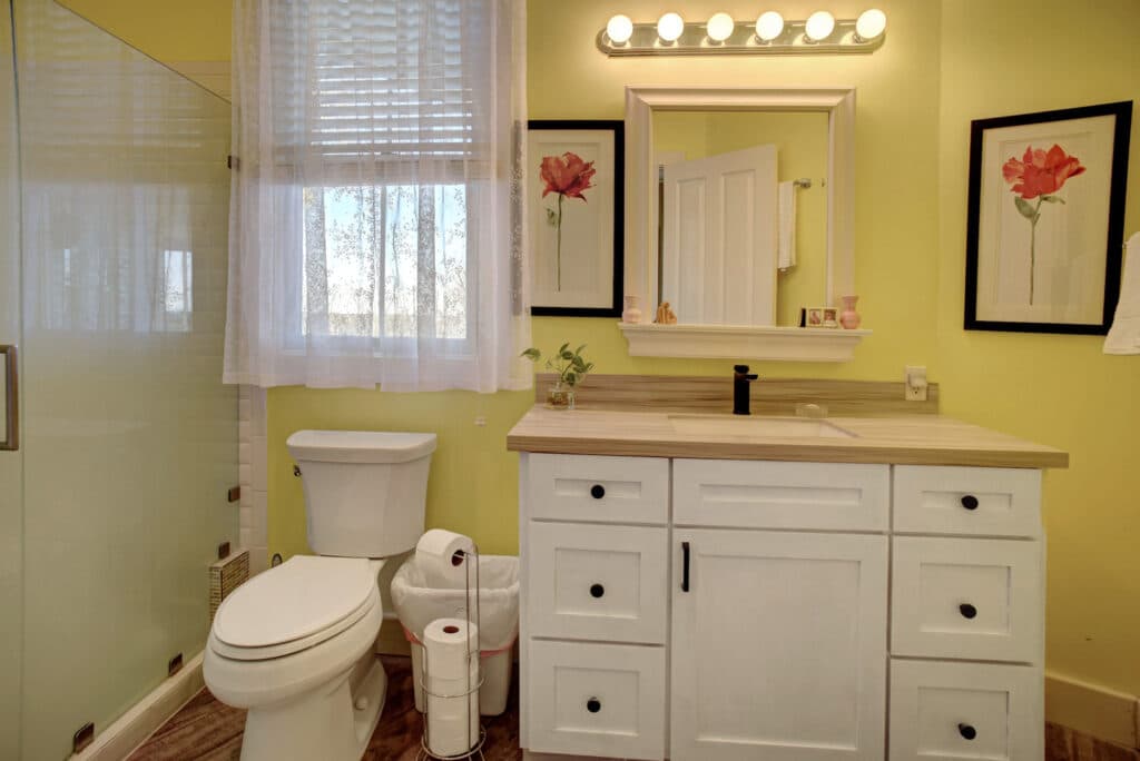 1112 CR 376, Shiner, TX — public listing photo 21