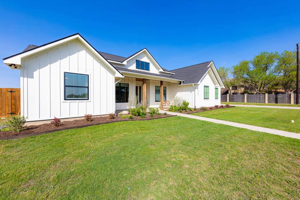 112 Jean Dr., Shiner — public listing photo 3