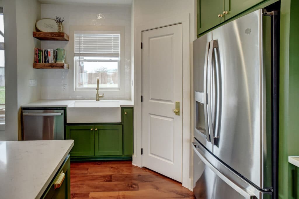 112 Jean Dr., Shiner — public listing photo 9