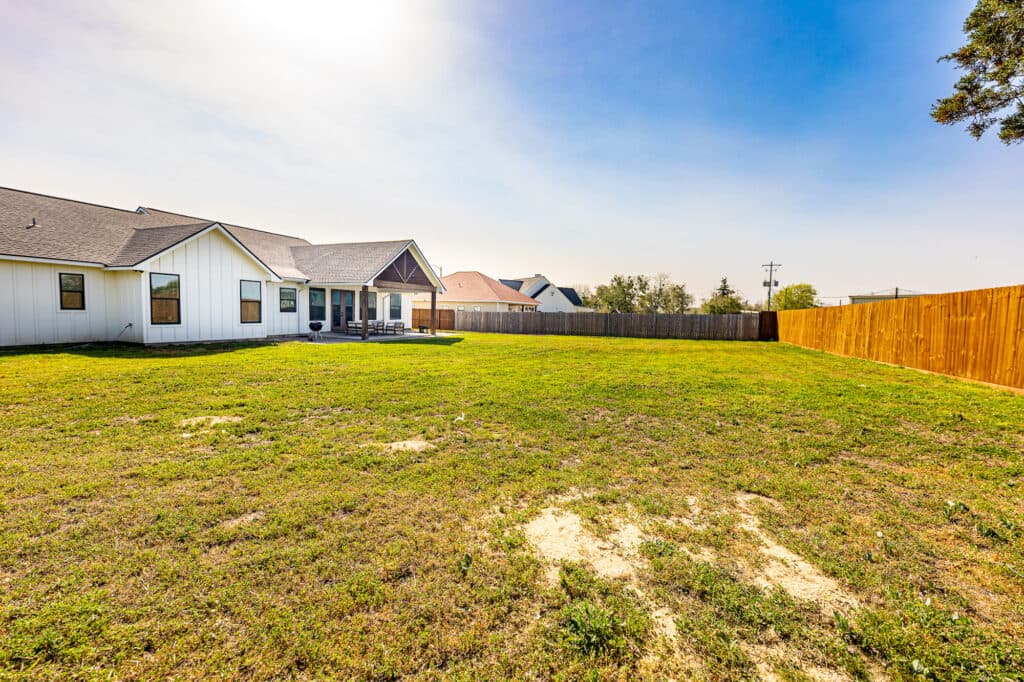 112 Jean Dr., Shiner — public listing photo 31
