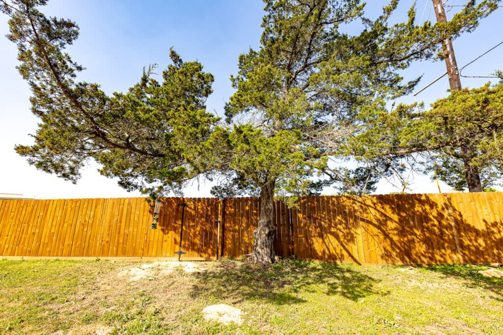 112 Jean Dr., Shiner — public listing photo 32