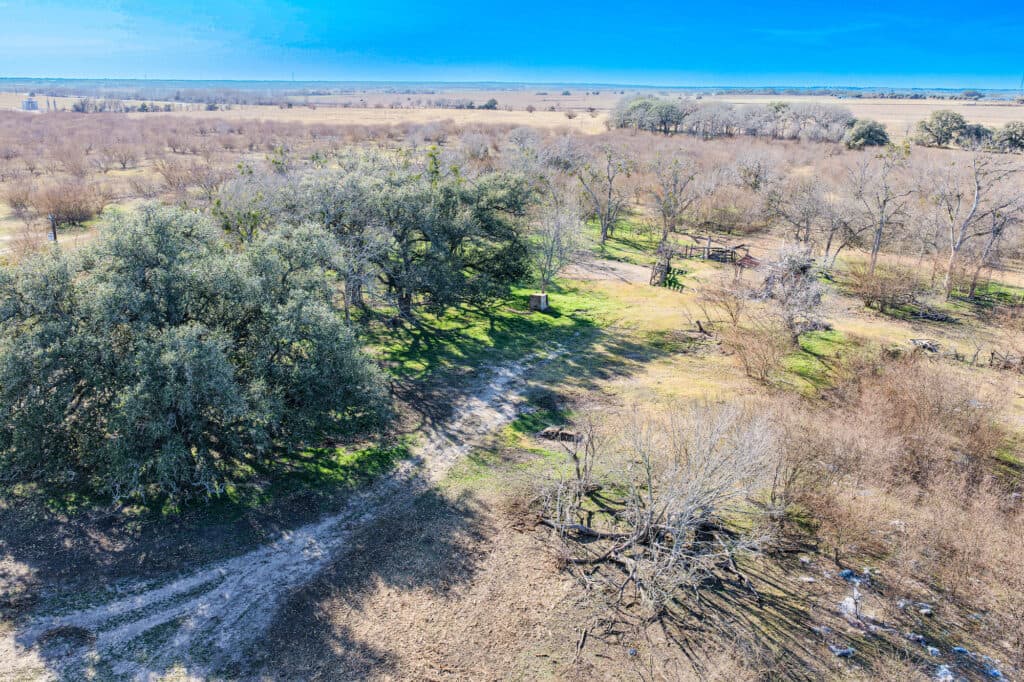 11341 FM 340, Moulton 77975 — public listing photo 4