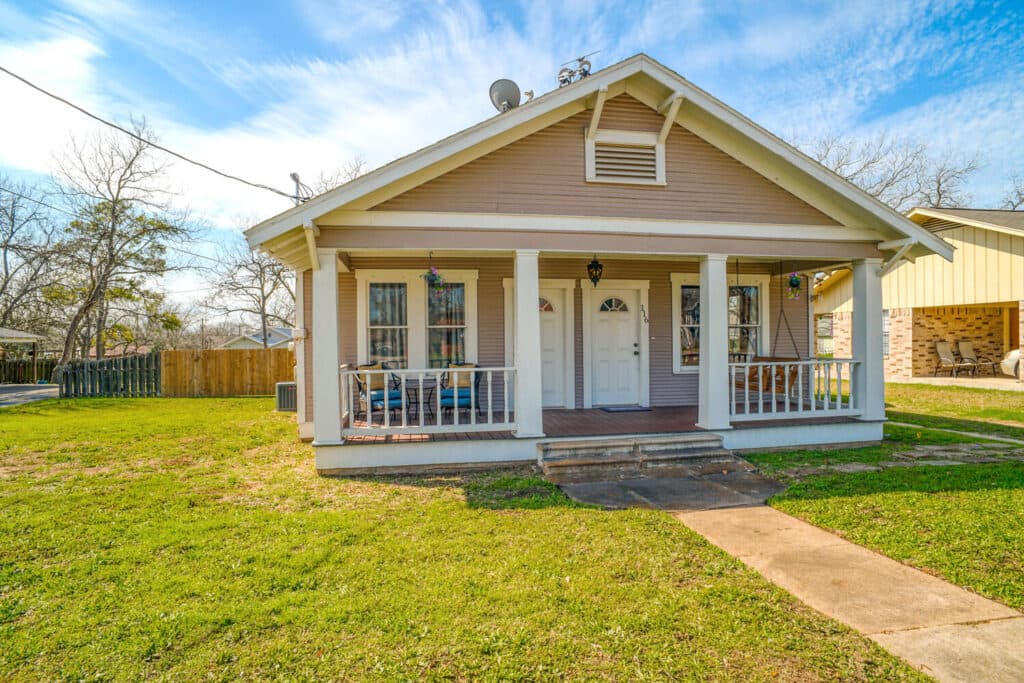 116 S. Ave. E — public listing photo 2