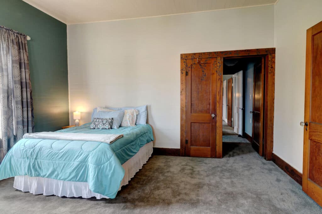 116 S. Ave. E — public listing photo 28