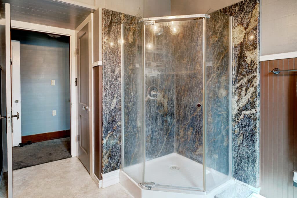 116 S. Ave. E — public listing photo 31