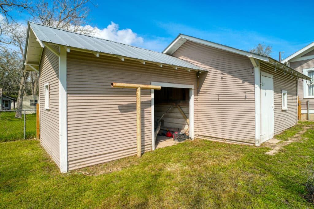 116 S. Ave. E — public listing photo 35