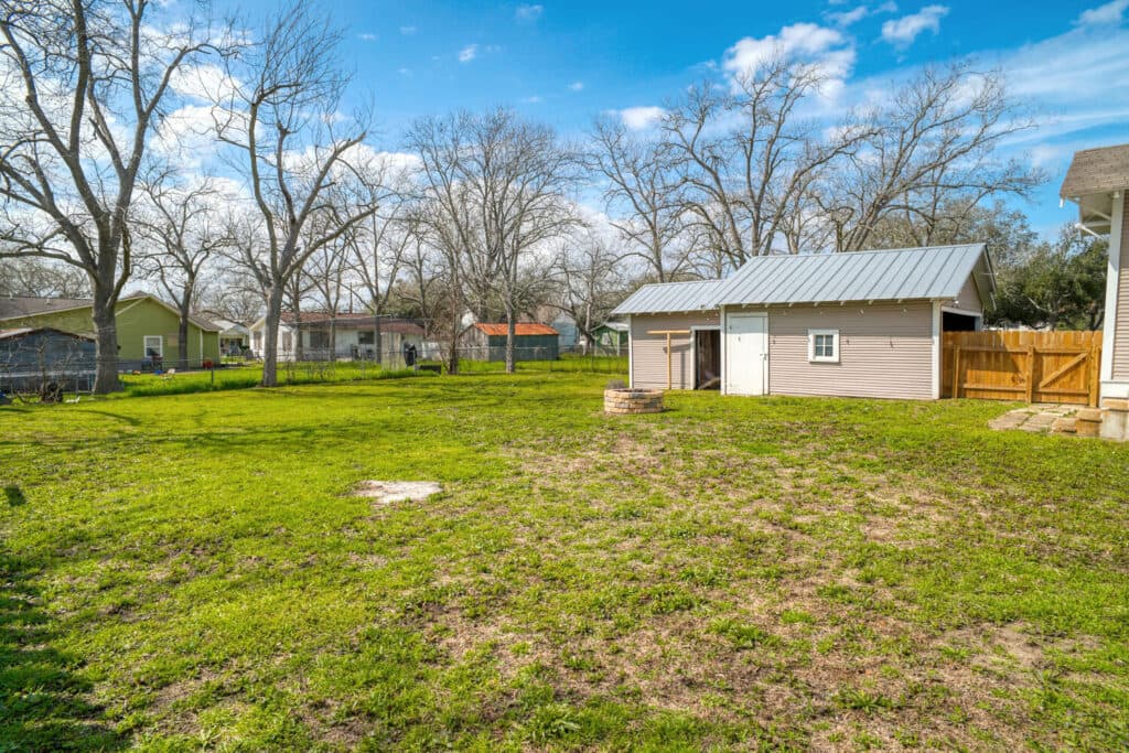 116 S. Ave. E — public listing photo 38