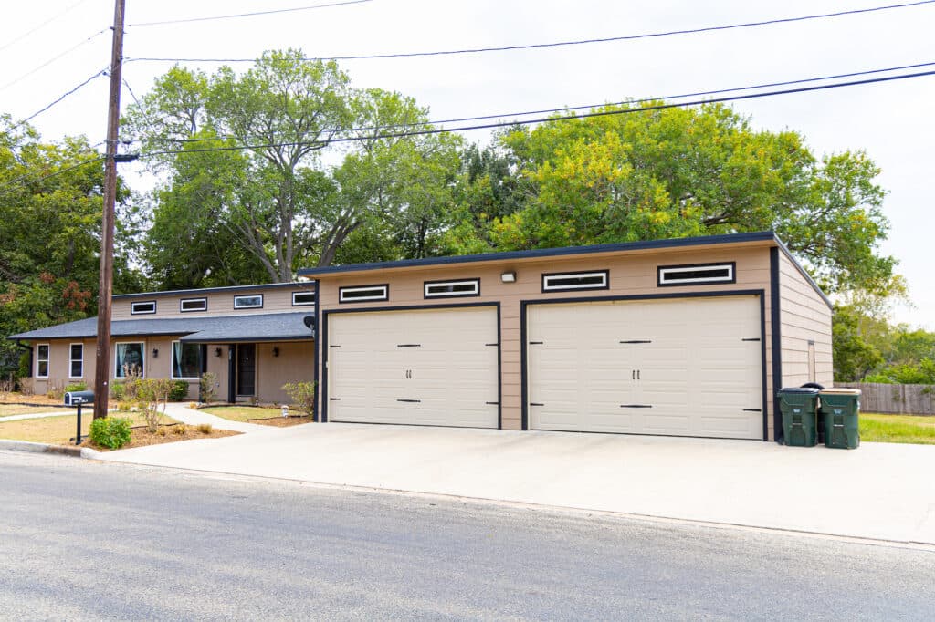 1218 N Ave C, Shiner — public listing photo 2