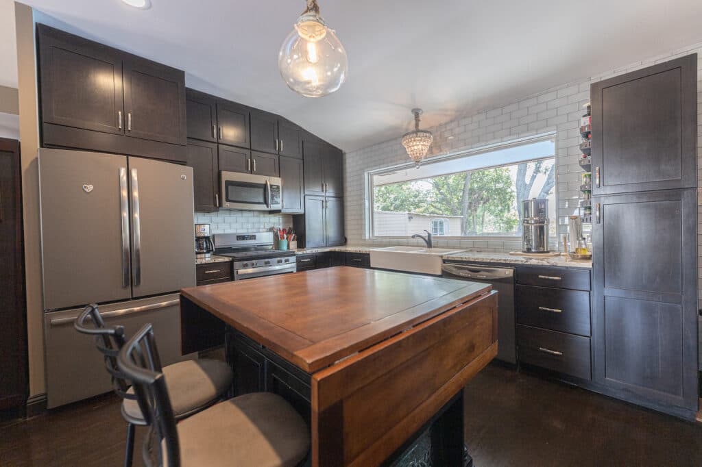 1218 N Ave C, Shiner — public listing photo 11