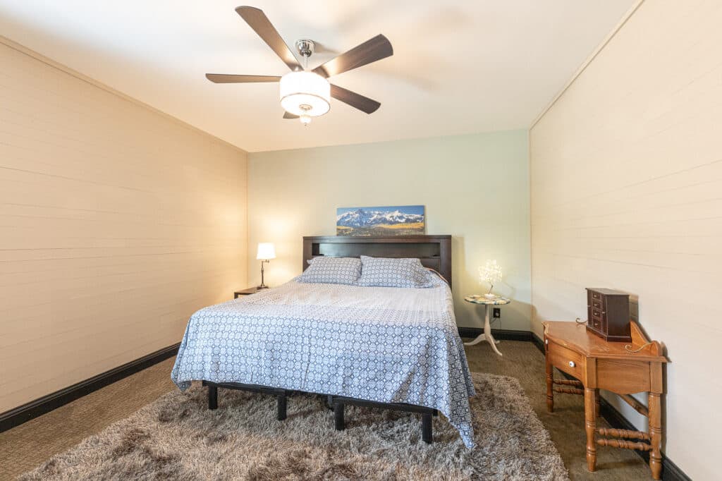 1218 N Ave C, Shiner — public listing photo 13