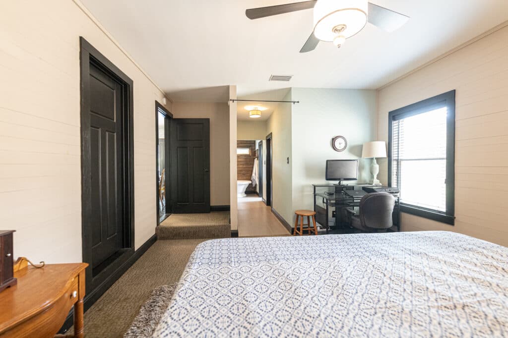 1218 N Ave C, Shiner — public listing photo 14