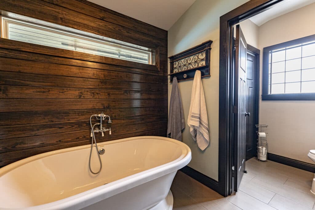 1218 N Ave C, Shiner — public listing photo 16