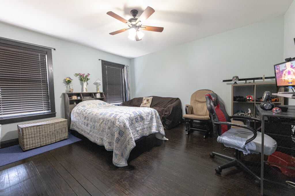 1218 N Ave C, Shiner — public listing photo 22