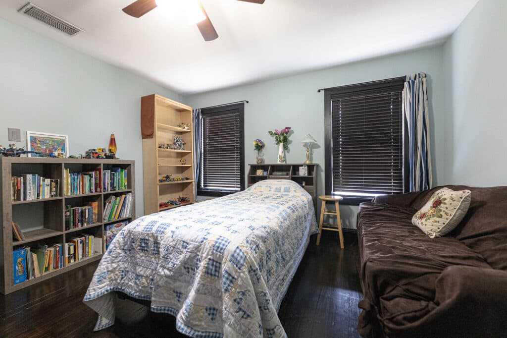 1218 N Ave C, Shiner — public listing photo 23
