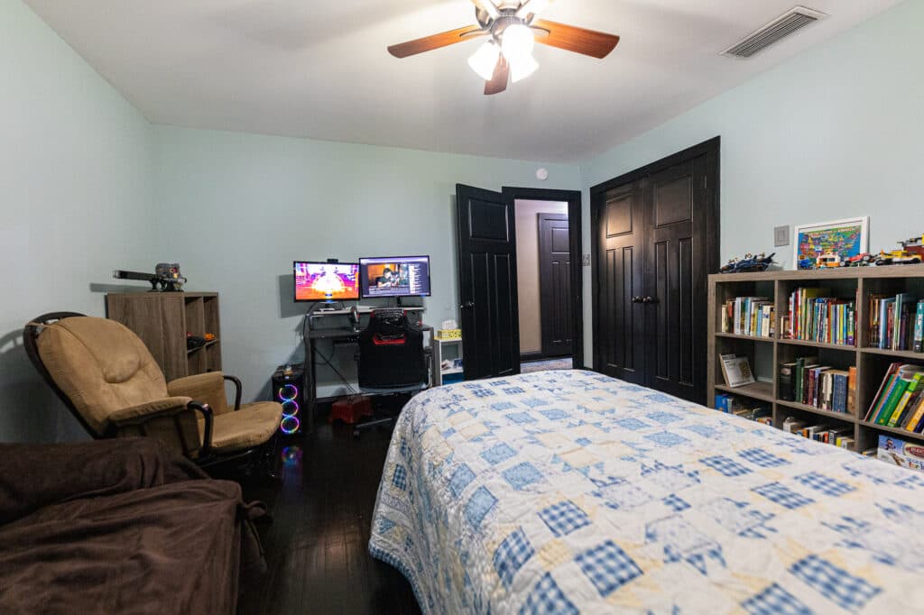 1218 N Ave C, Shiner — public listing photo 24