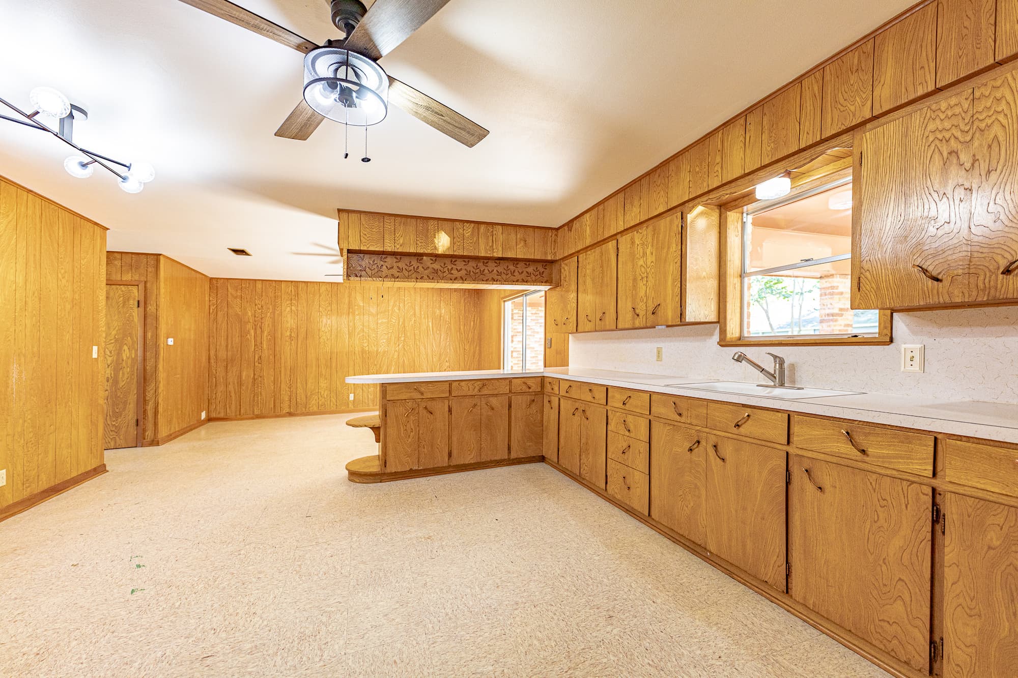 1220 N Ave I, Shiner, TX 77984 — public listing photo 7