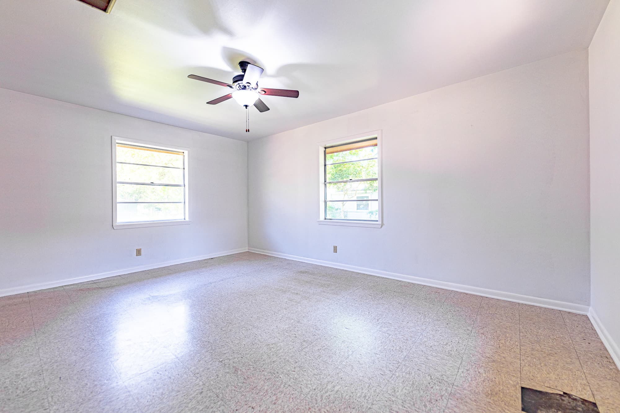 1220 N Ave I, Shiner, TX 77984 — public listing photo 14