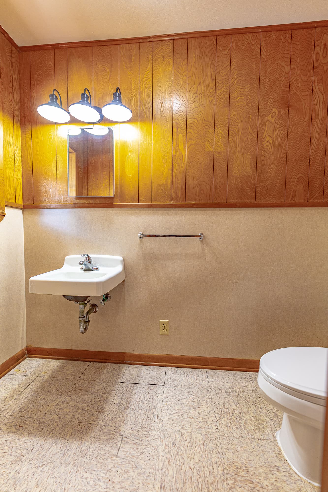 1220 N Ave I, Shiner, TX 77984 — public listing photo 17