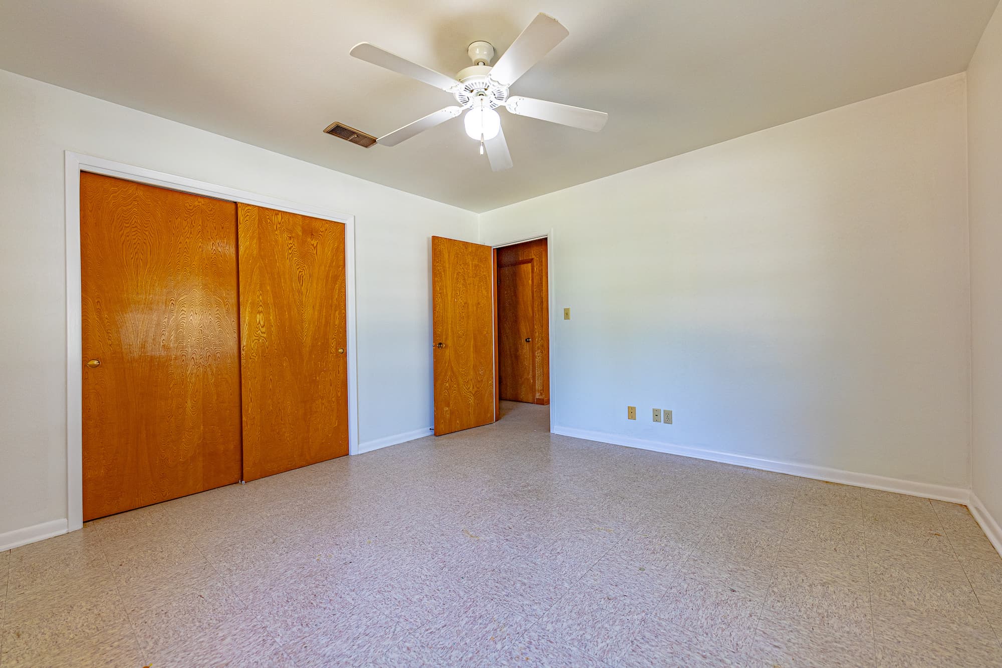 1220 N Ave I, Shiner, TX 77984 — public listing photo 19