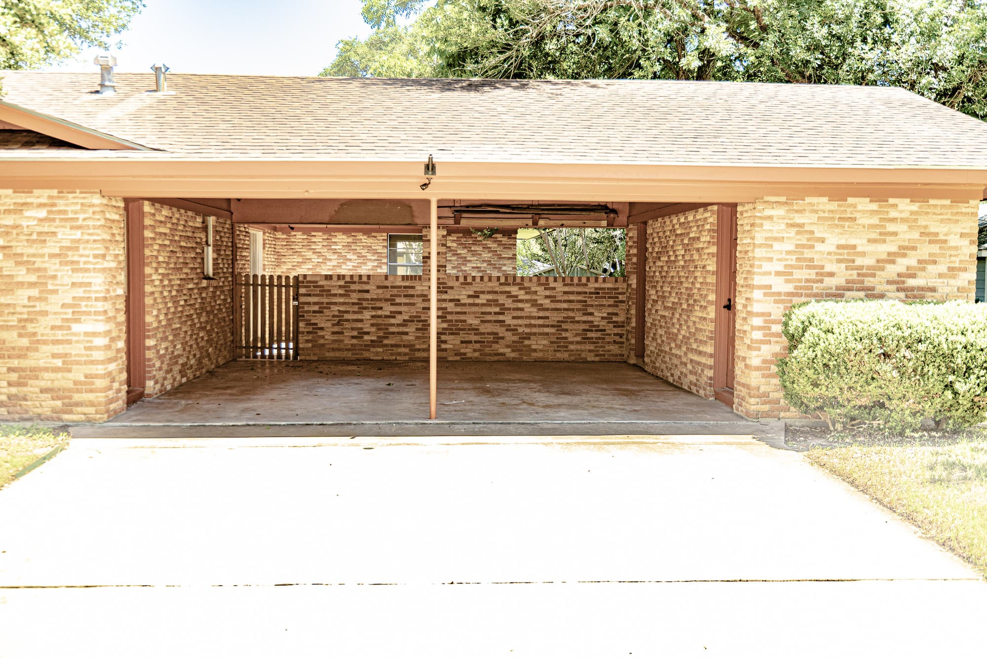 1220 N Ave I, Shiner, TX 77984 — public listing photo 20