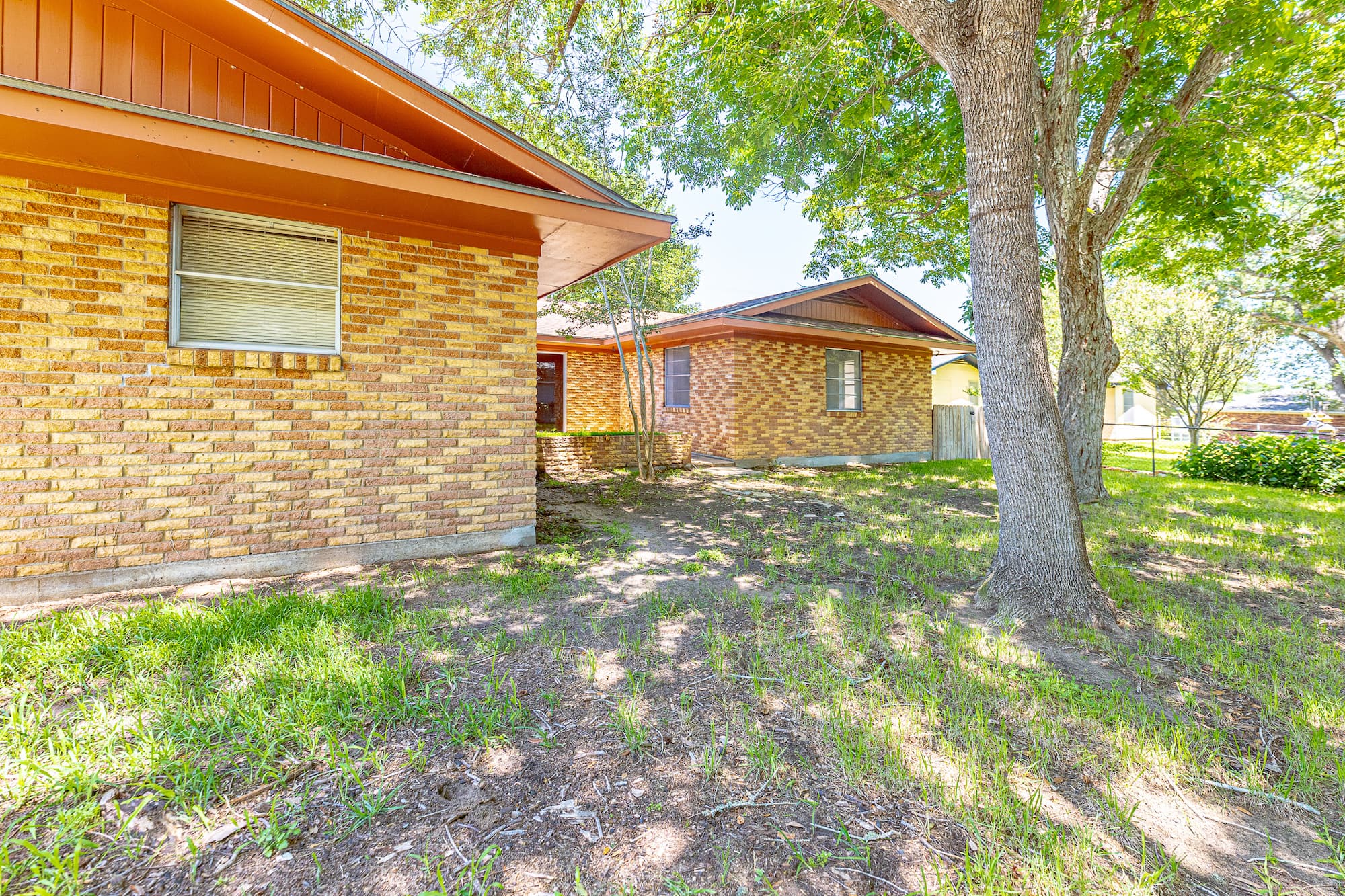 1220 N Ave I, Shiner, TX 77984 — public listing photo 24